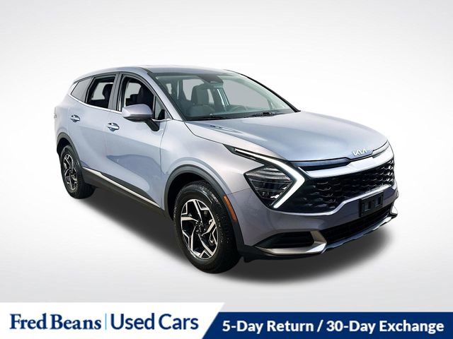 Used 2025 Kia Sportage LX image 1