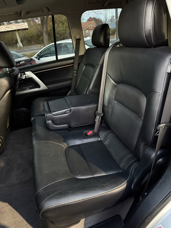 Used 2013 Toyota Land Cruiser image 24