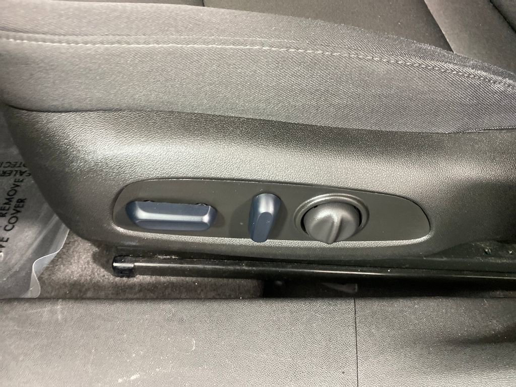 Used 2024 Chevrolet Malibu LT image 8