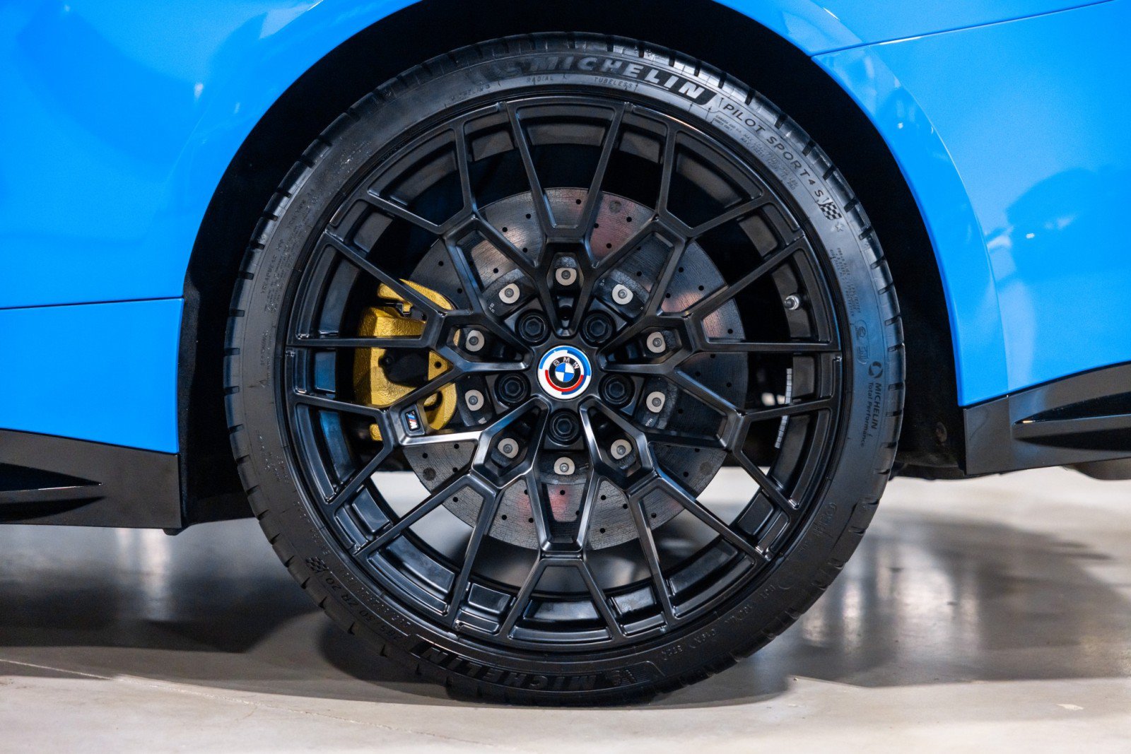 Used 2025 BMW M4 CS AWD/4WD image 19
