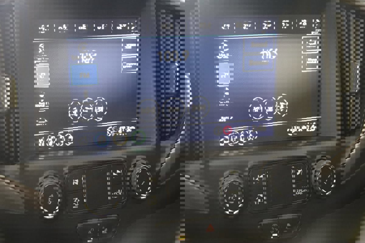 Used 2022 GMC Terrain AT4 w/ Infotainment Package II image 50