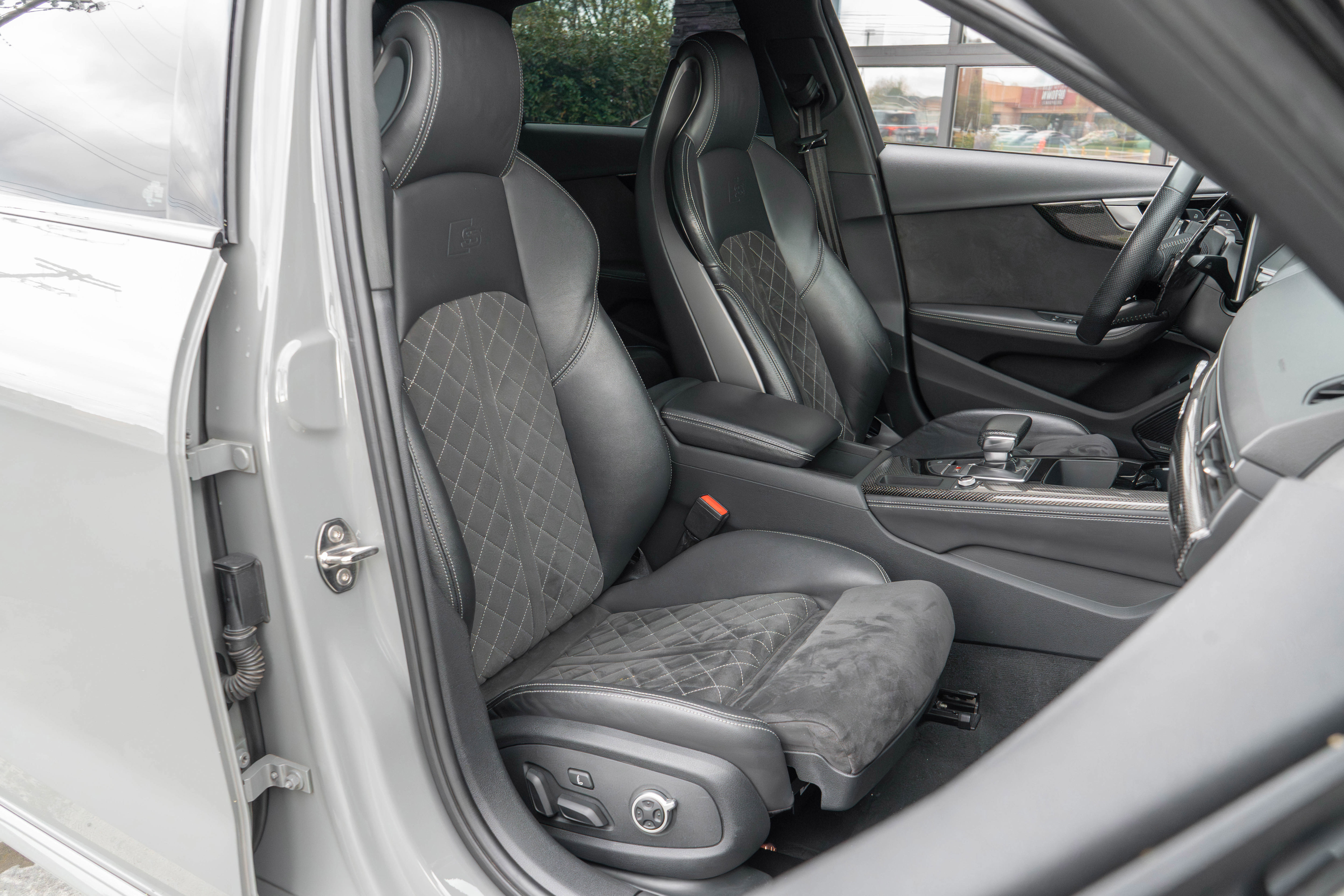 Used 2020 Audi S4 Premium Plus w/ Premium Plus Package image 33