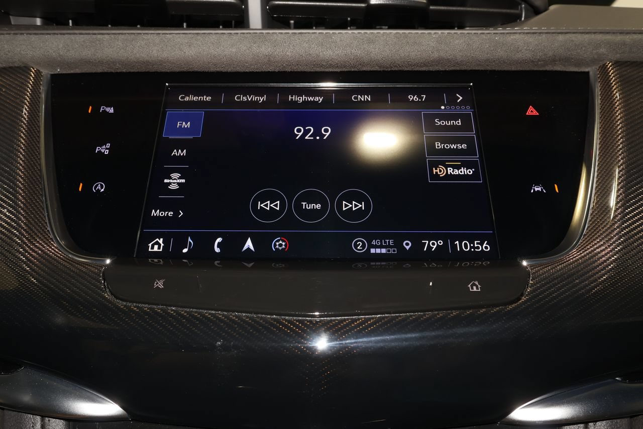 Certified 2025 Cadillac XT6 Sport w/ Platinum Package AWD/4WD image 12