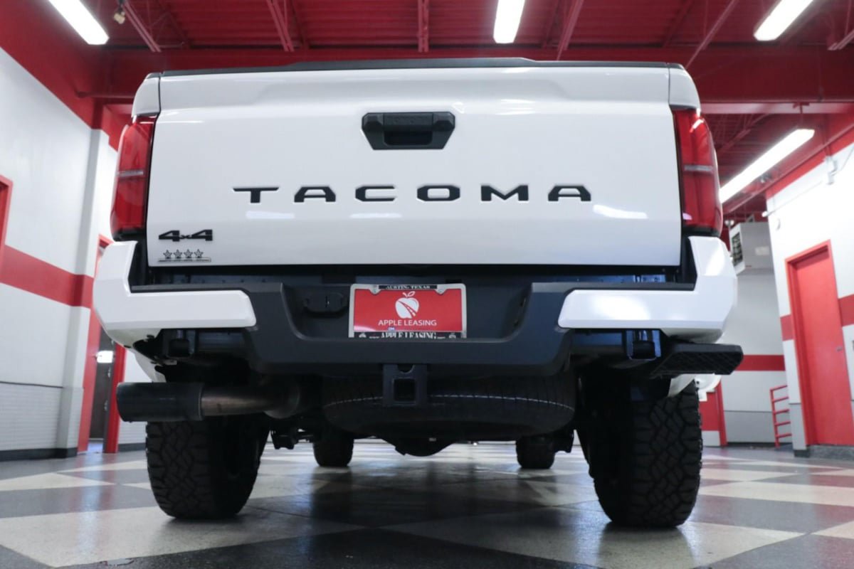 Used 2025 Toyota Tacoma TRD Sport AWD/4WD image 27