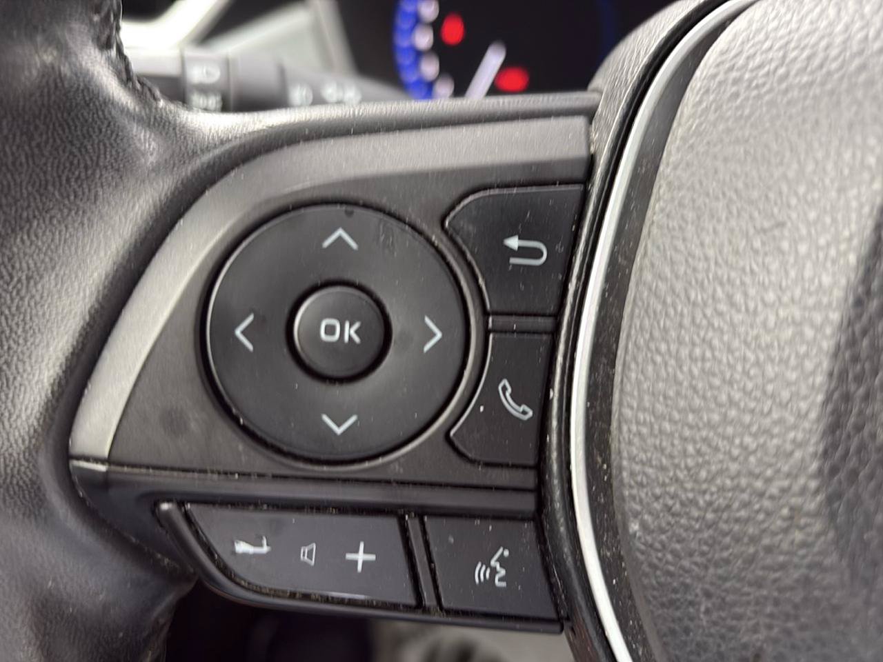 Used 2022 Toyota Corolla XSE FWD image 34