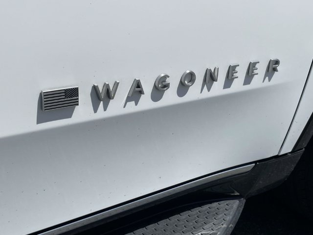 Used 2024 Jeep Wagoneer L Series II w/ Flexible Seating Group AWD/4WD image 7
