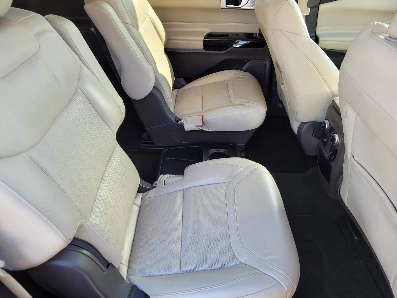 Used 2021 Ford Explorer Platinum w/ Equipment Group 601A image 14