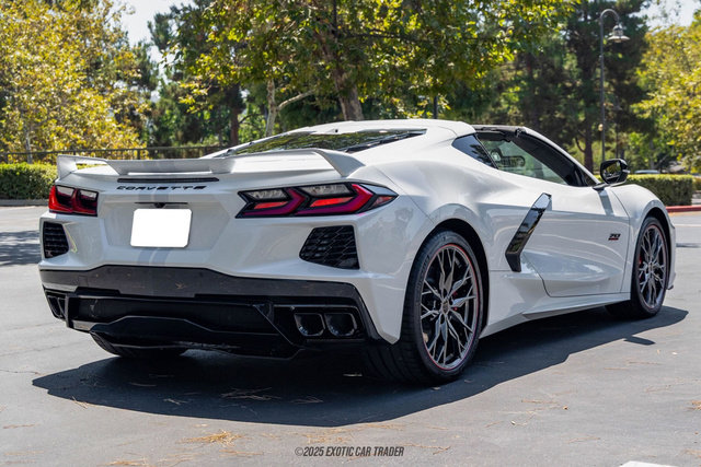 Used 2023 Chevrolet Corvette Stingray Premium Cpe w/ Z51 Performance Package image 8