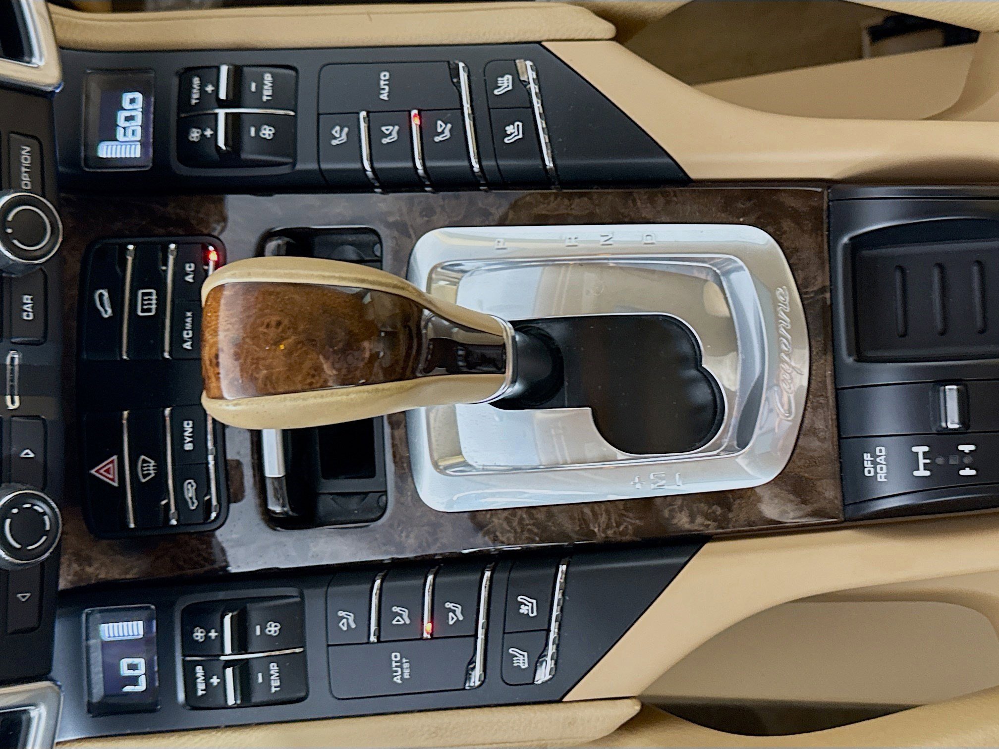 Used 2016 Porsche Cayenne image 19