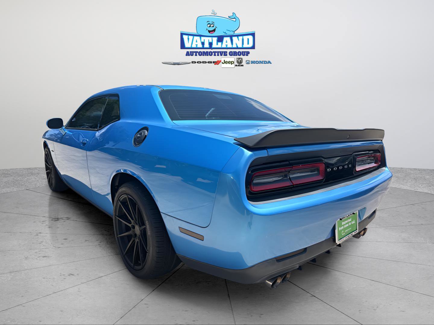 Used 2016 Dodge Challenger R/T w/ Blacktop Package RWD image 3