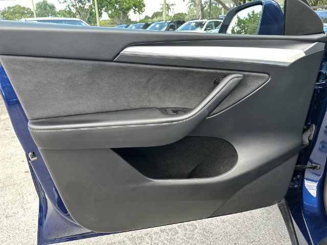 Used 2024 Tesla Model Y Long Range AWD/4WD image 13
