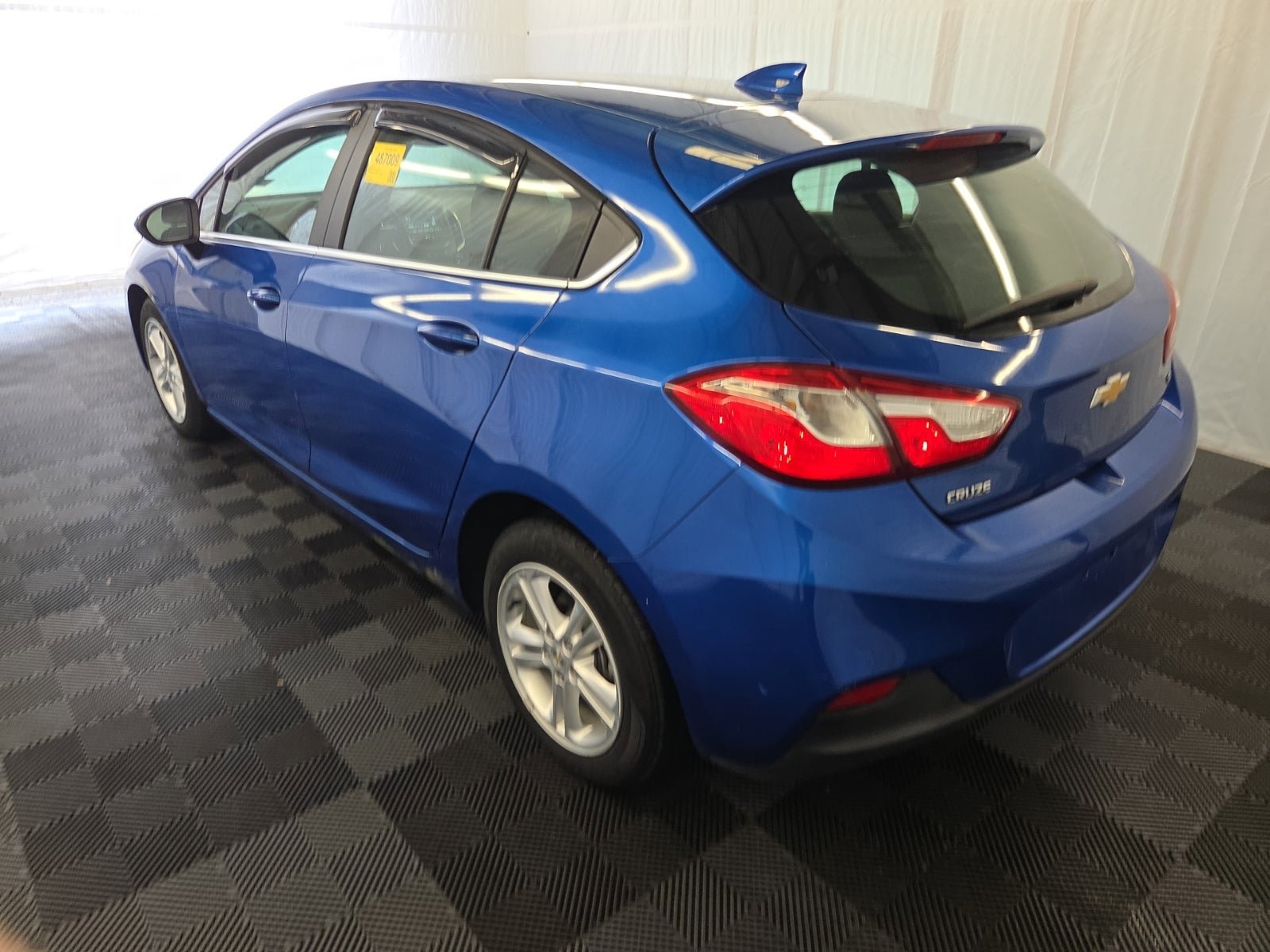 Used 2018 Chevrolet Cruze LT image 4