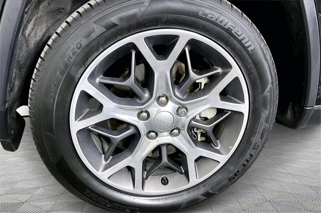 Used 2021 Jeep Grand Cherokee Limited w/ Premium Lighting Group image 32