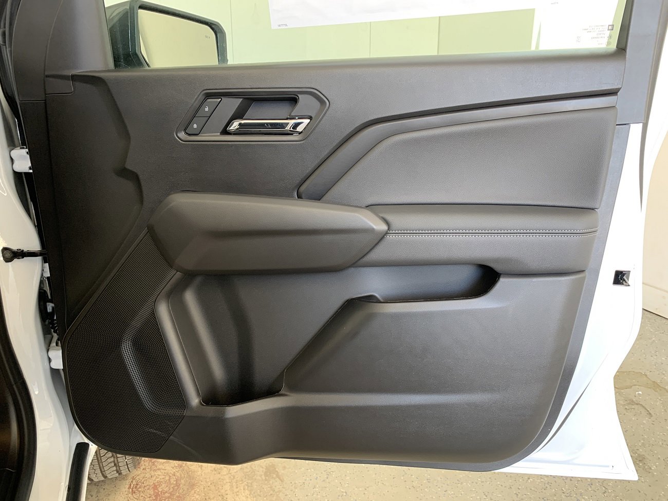 New 2024 Chevrolet Colorado LT w/ LT Convenience Package III image 34