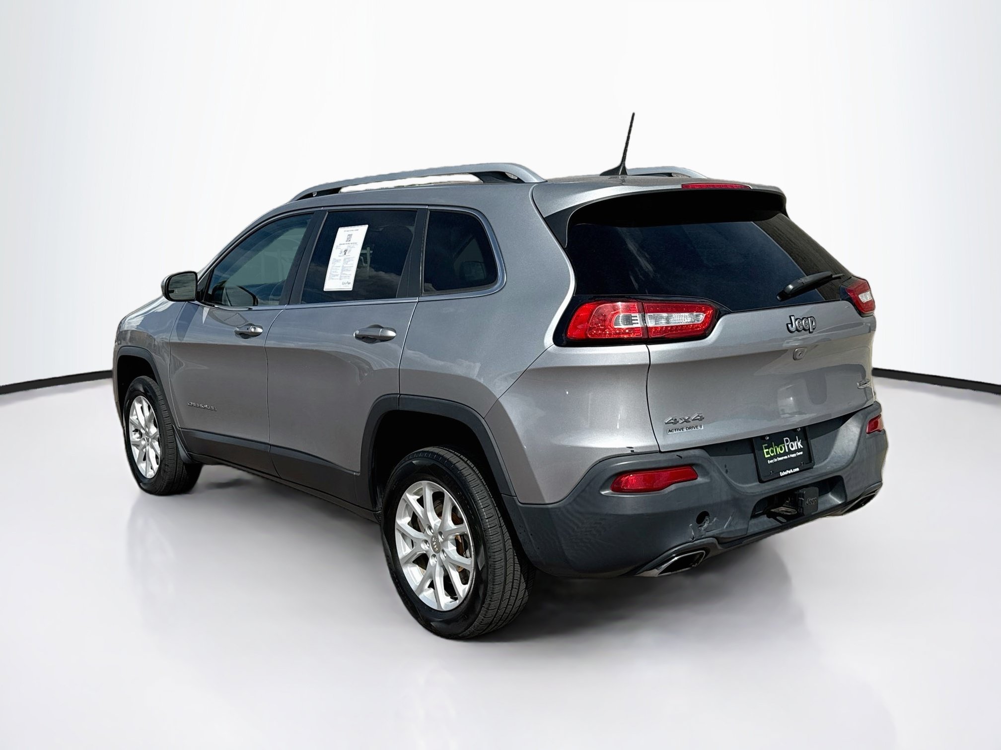 Used 2017 Jeep Cherokee Latitude AWD/4WD image 5