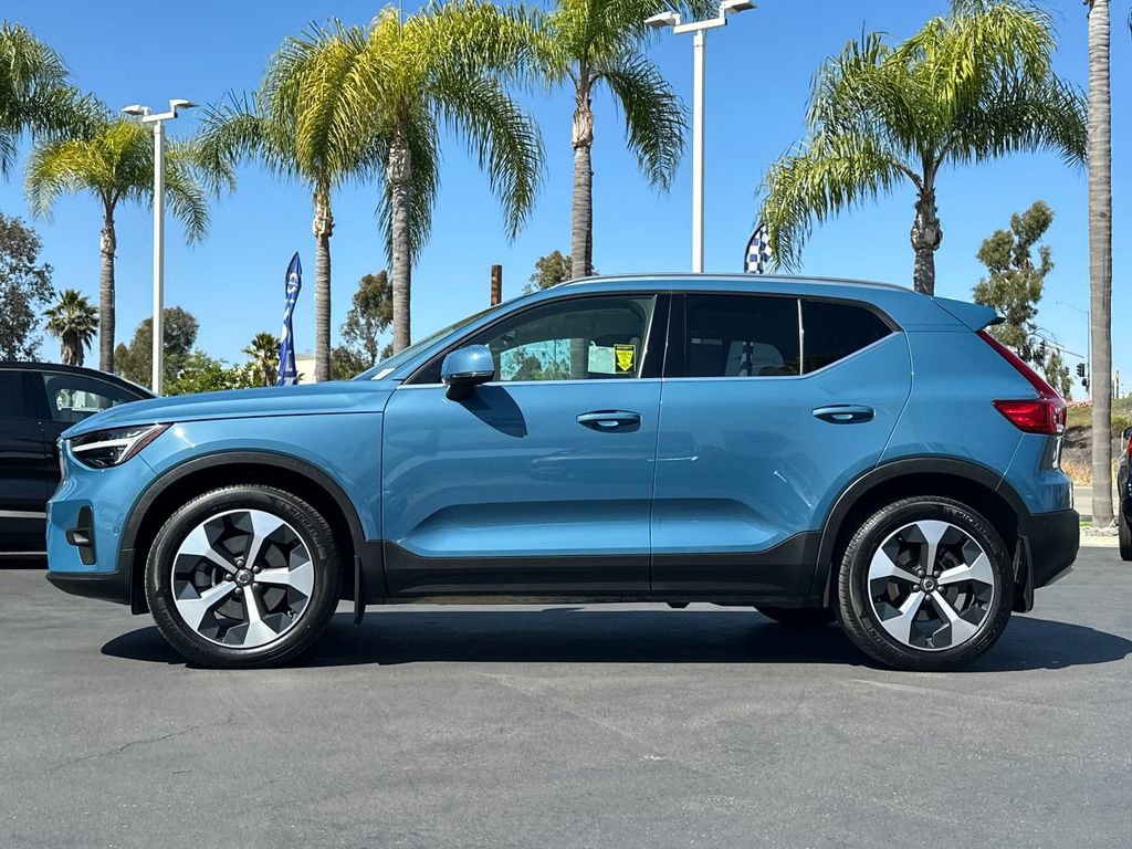 Certified 2023 Volvo XC40 B5 Ultimate w/ Protection Package Premier AWD/4WD image 2