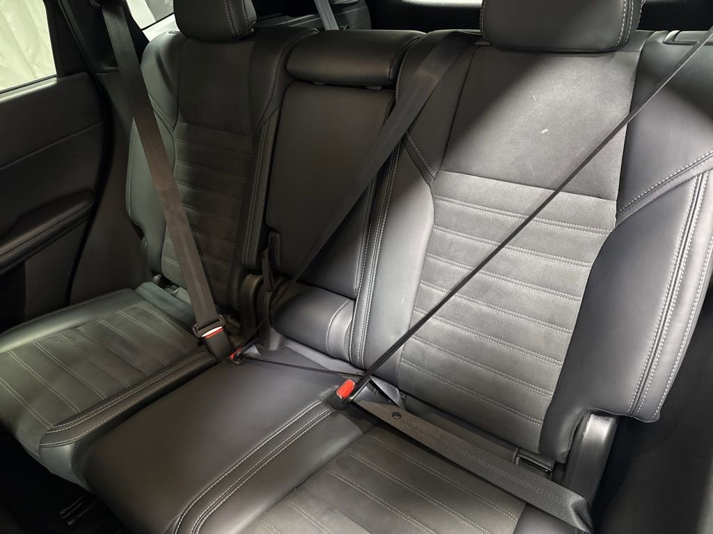 Used 2025 Mitsubishi Outlander SE image 14