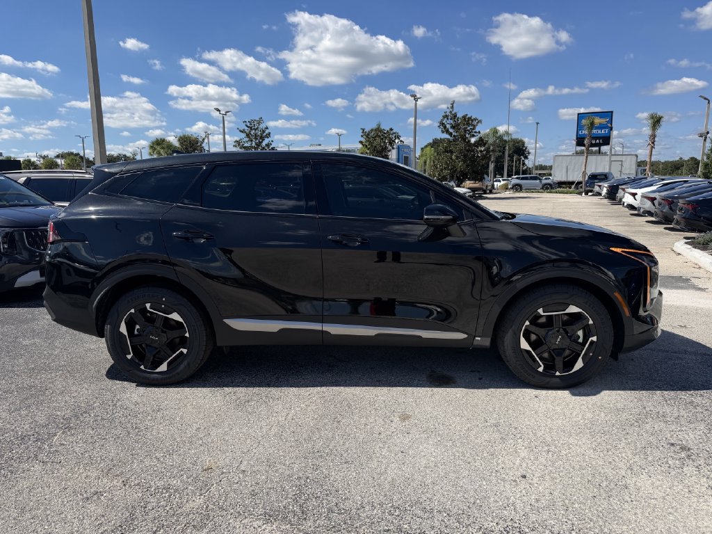 New 2027 Kia Sportage S FWD image 3