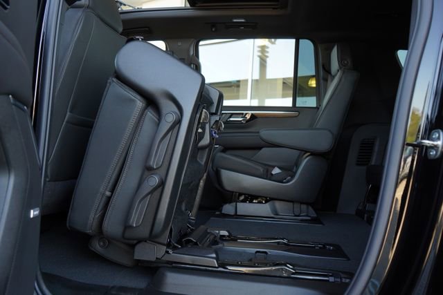 New 2026 Chevrolet Suburban High Country w/ Sun And Tow Package AWD/4WD image 26