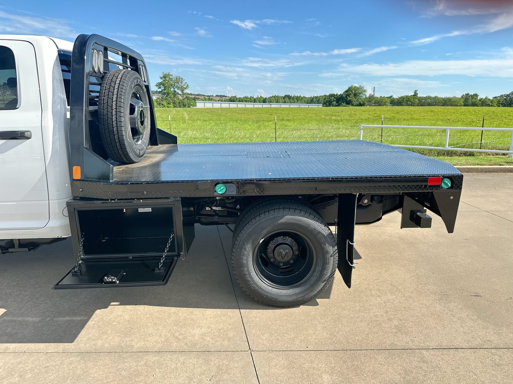 New 2026 RAM 3500 Tradesman AWD/4WD image 23