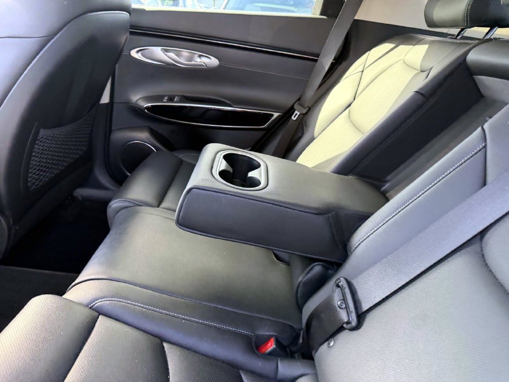 Certified 2025 Genesis GV70 2.5T AWD/4WD image 12
