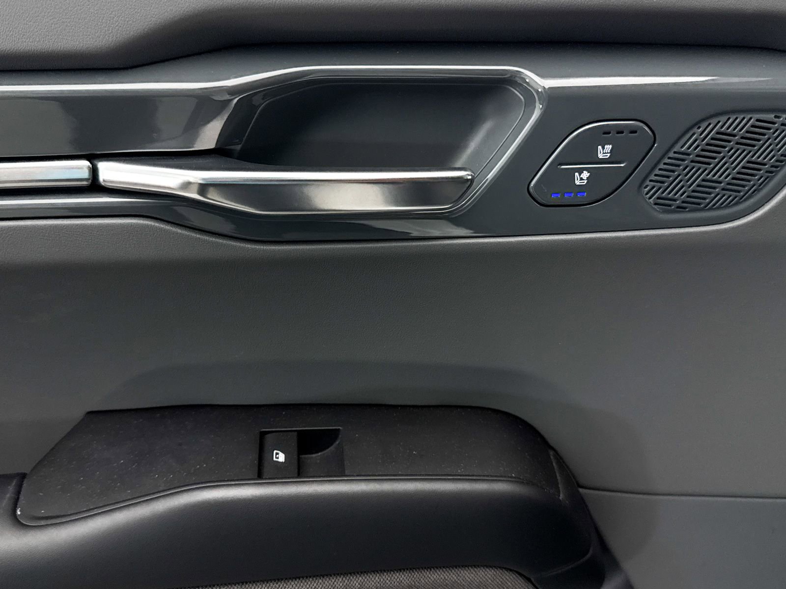 Used 2024 Kia EV9 Wind image 34