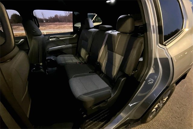 Used 2025 GMC Acadia Elevation image 22