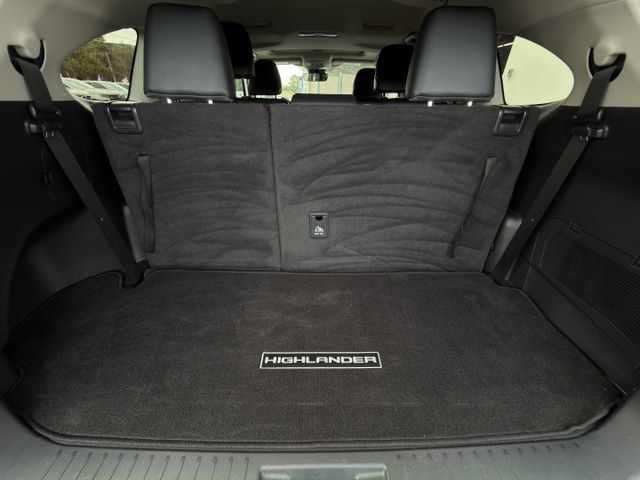 Used 2023 Toyota Highlander XLE AWD/4WD image 31