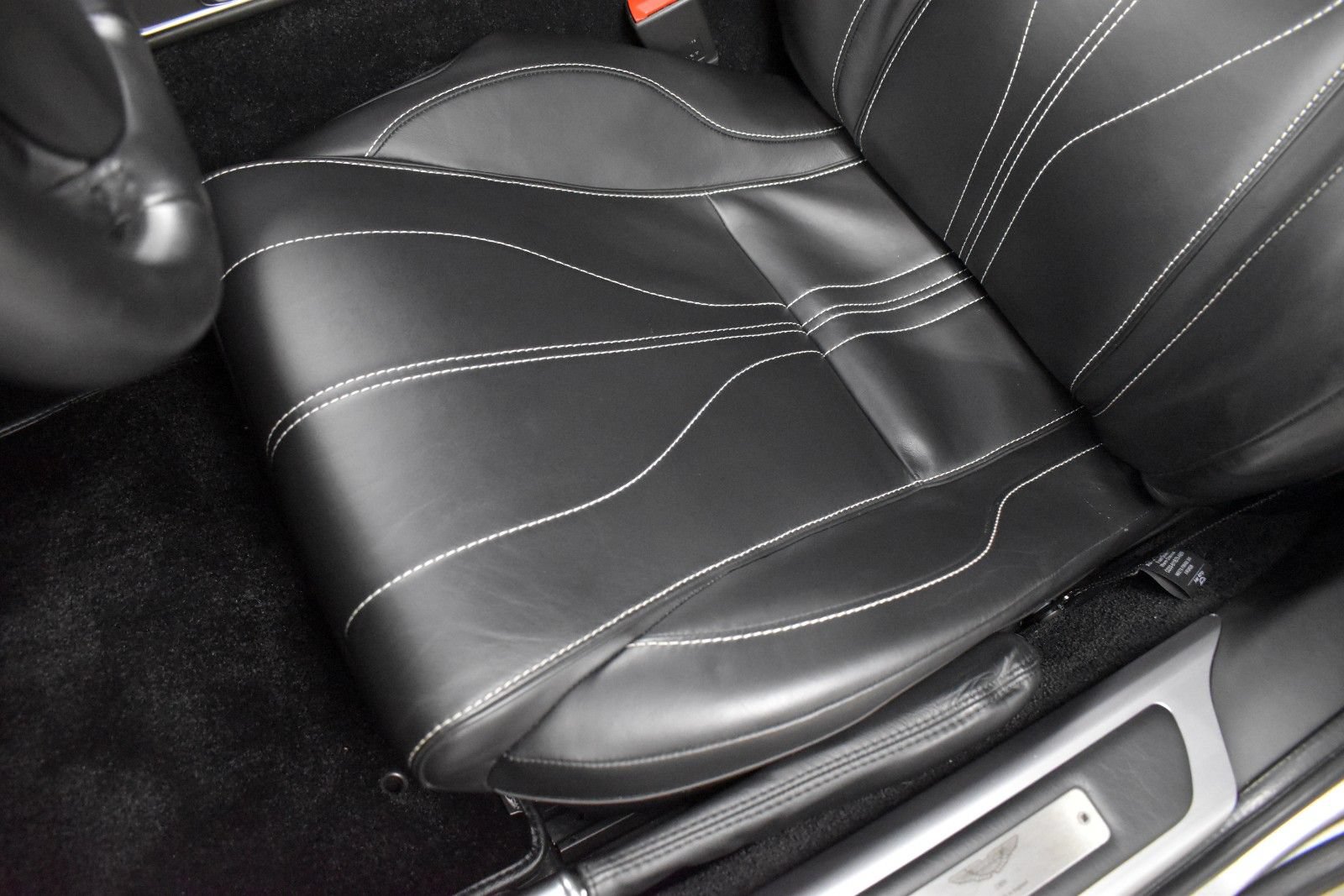 Used 2014 Aston Martin DB9 Coupe RWD image 27