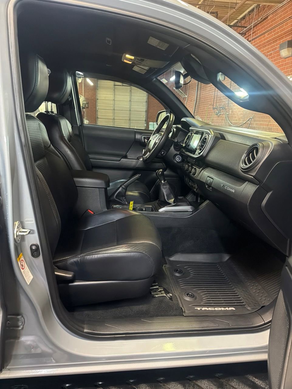 Used 2019 Toyota Tacoma TRD Off-Road w/ TRD Premium Off Road Package AWD/4WD image 24