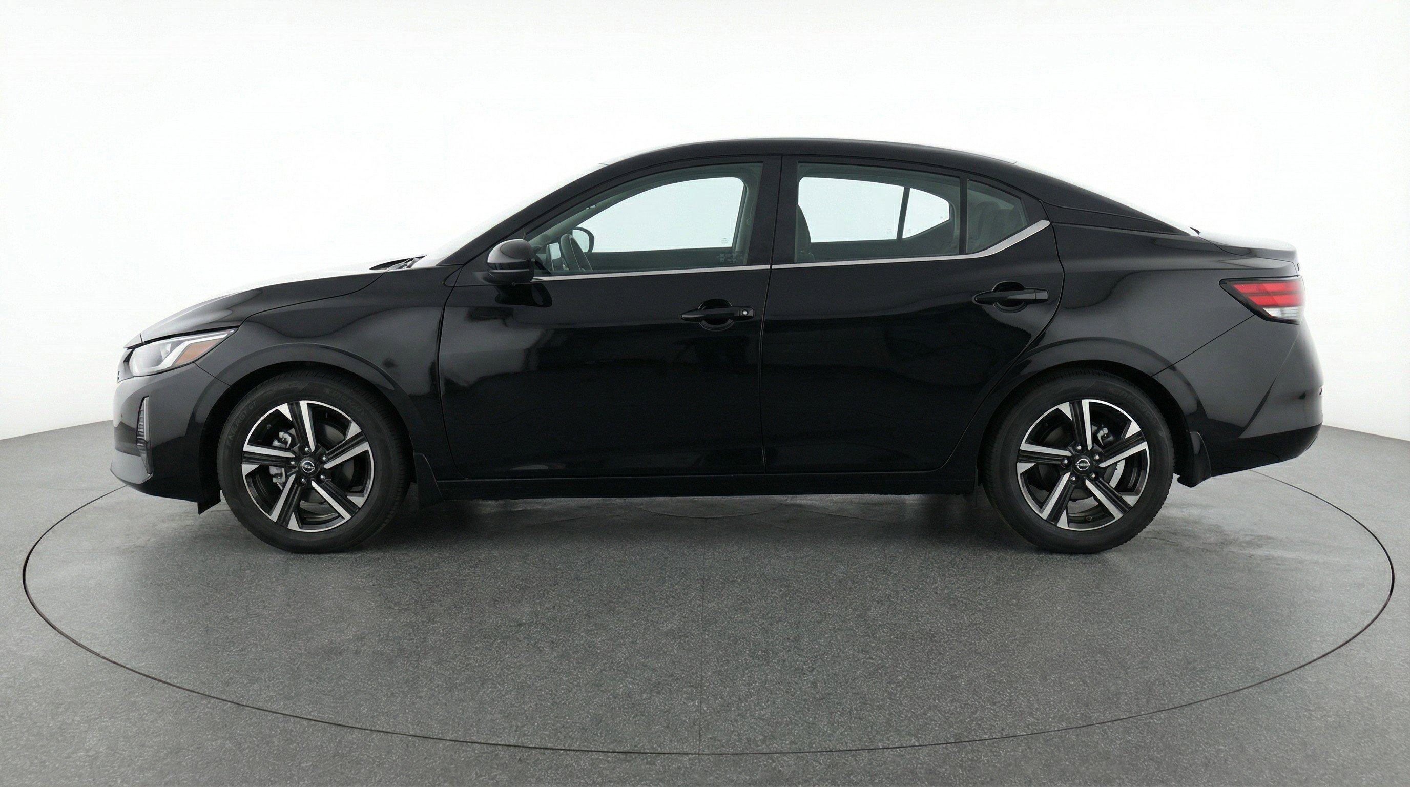 Used 2025 Nissan Sentra SV image 5