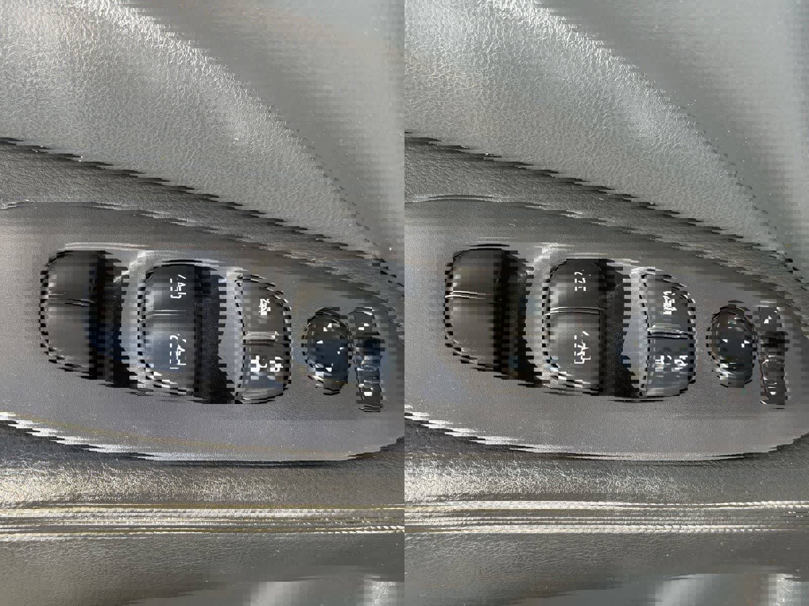 Used 2020 Nissan Pathfinder SL image 13