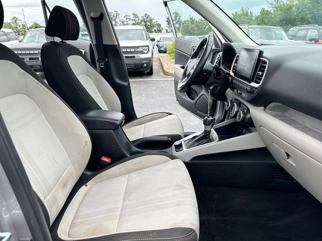 Used 2023 Hyundai Venue SEL FWD image 22