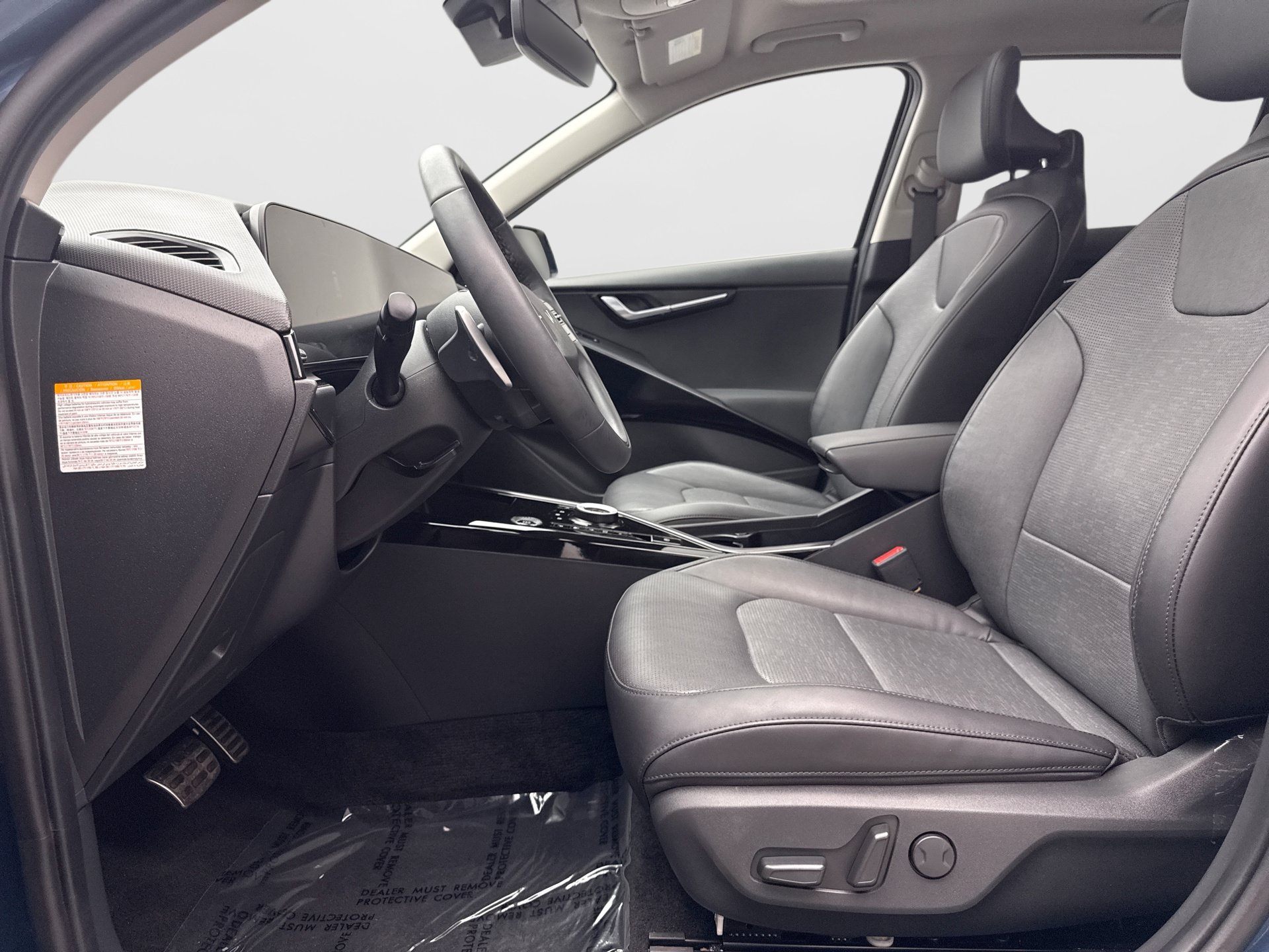 Used 2023 Kia Niro SX Touring FWD image 11