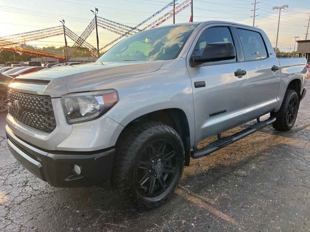 Used 2020 Toyota Tundra SR5 w/ SR5 Leather Package AWD/4WD image 3