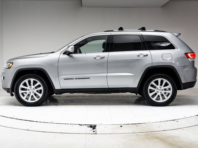 Used 2017 Jeep Grand Cherokee Limited w/ Luxury Group II AWD/4WD image 2