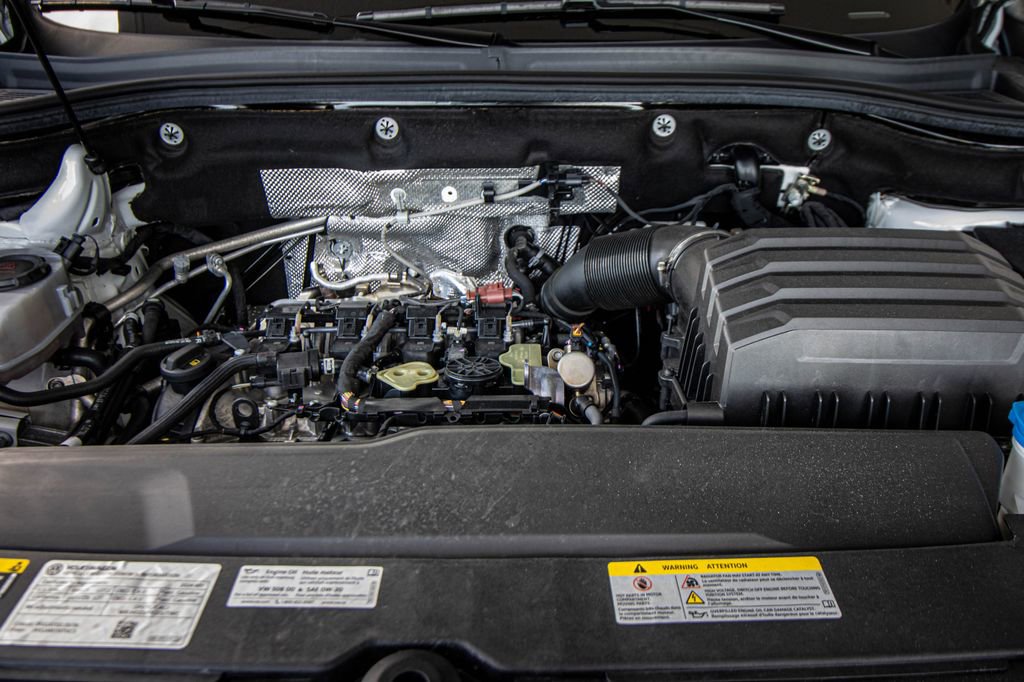 Used 2024 Volkswagen Atlas SEL Premium R-Line image 13