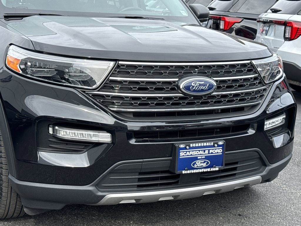 Used 2022 Ford Explorer XLT w/ Equipment Group 202A AWD/4WD image 8
