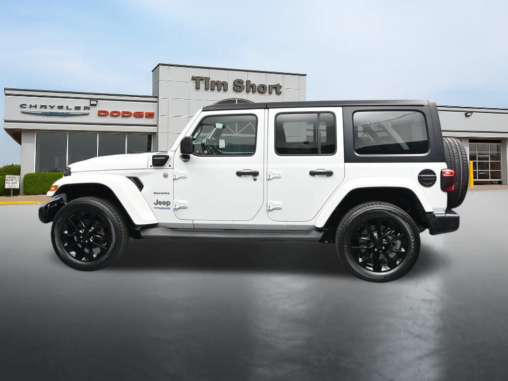 Used 2022 Jeep Wrangler Unlimited Sahara w/ Cold Weather Group AWD/4WD image 2