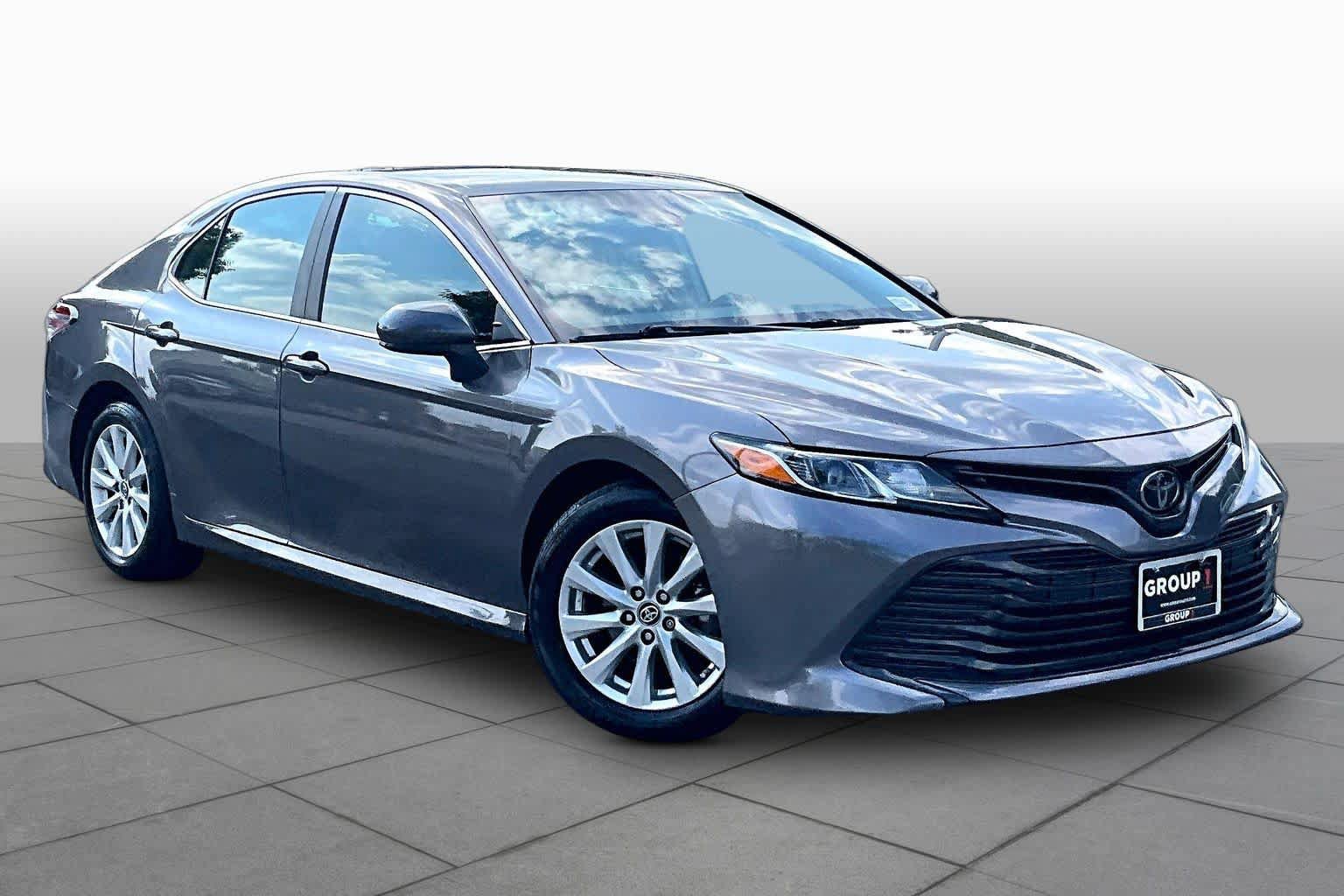 Used 2019 Toyota Camry LE FWD image 3