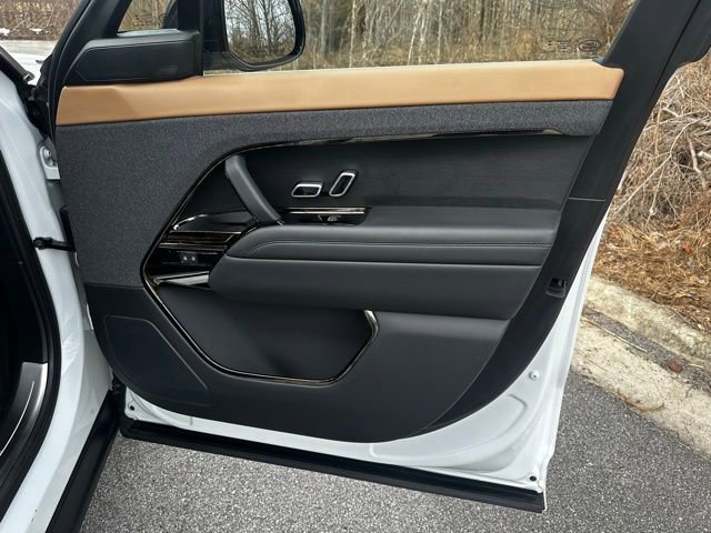 Used 2025 Land Rover Range Rover Sport Dynamic SE image 16