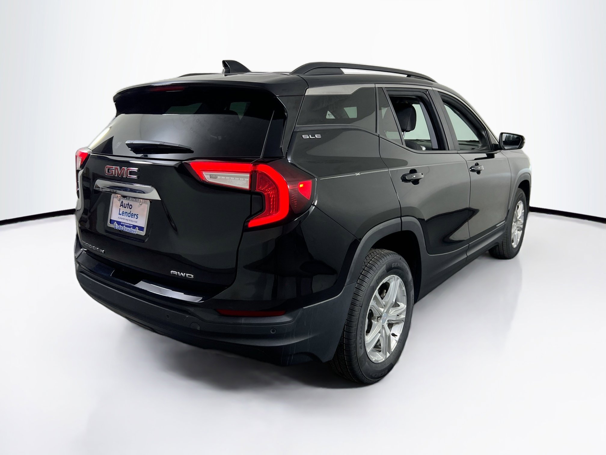 Used 2022 GMC Terrain SLE w/ Driver Convenience Package AWD/4WD image 5