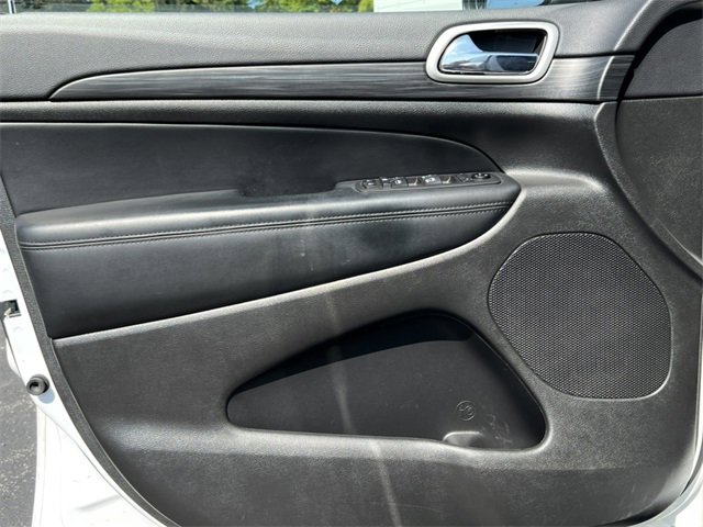 Used 2021 Jeep Grand Cherokee Laredo image 15