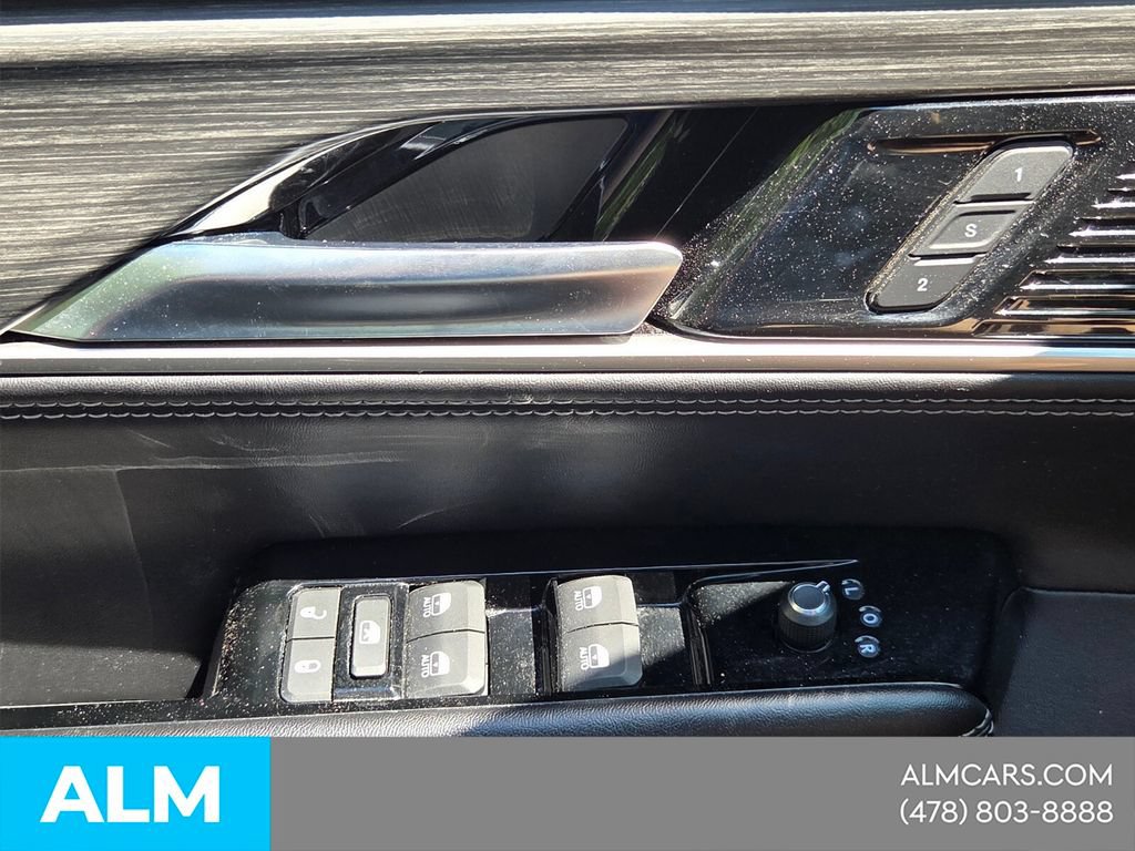 Used 2023 Jeep Wagoneer L Series II AWD/4WD image 26