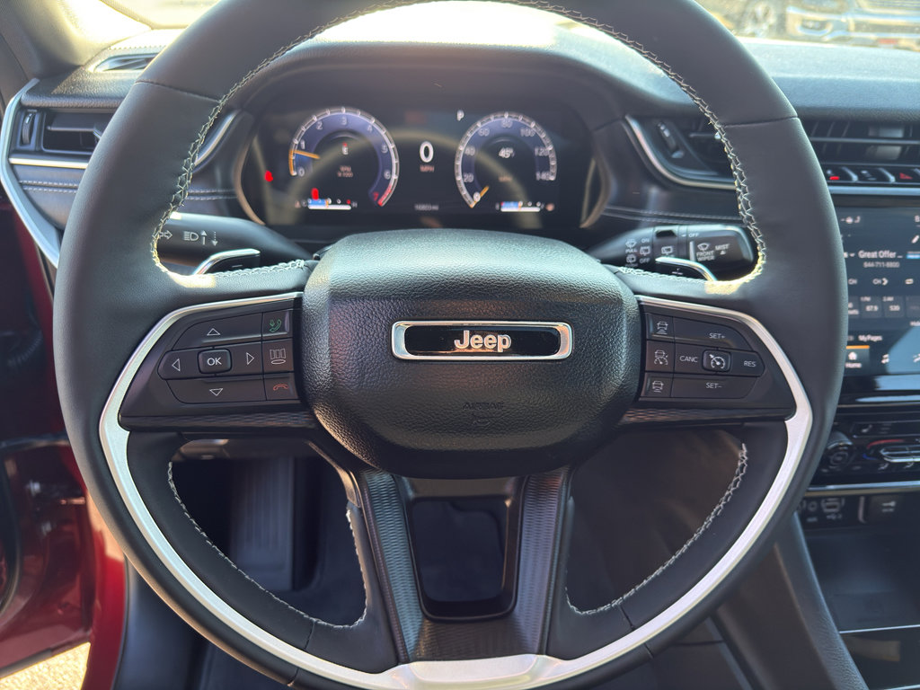 Used 2024 Jeep Grand Cherokee Laredo X w/ Luxury Tech Group I image 16