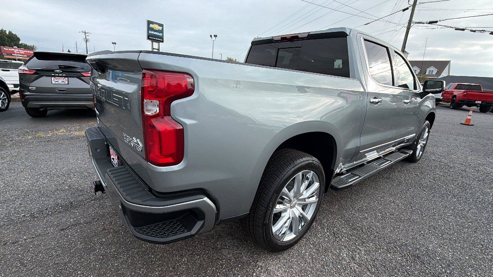 New 2026 Chevrolet Silverado 1500 High Country w/ High Country Premium Package AWD/4WD image 10
