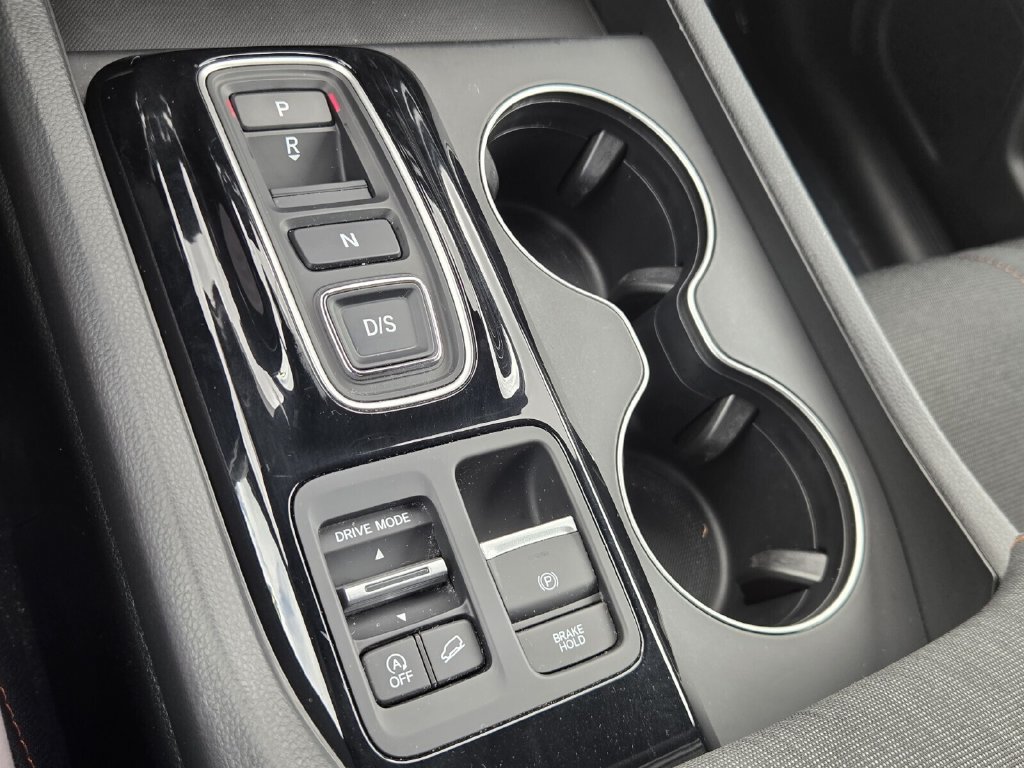 Certified 2025 Honda Pilot Sport image 18