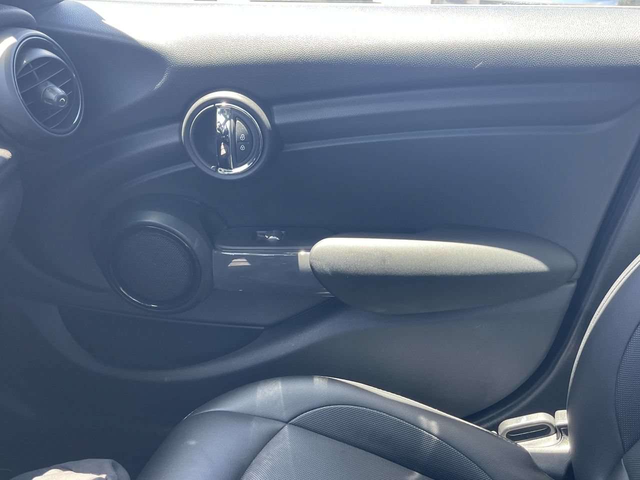 Used 2019 MINI Cooper 4-Door Hardtop FWD image 23