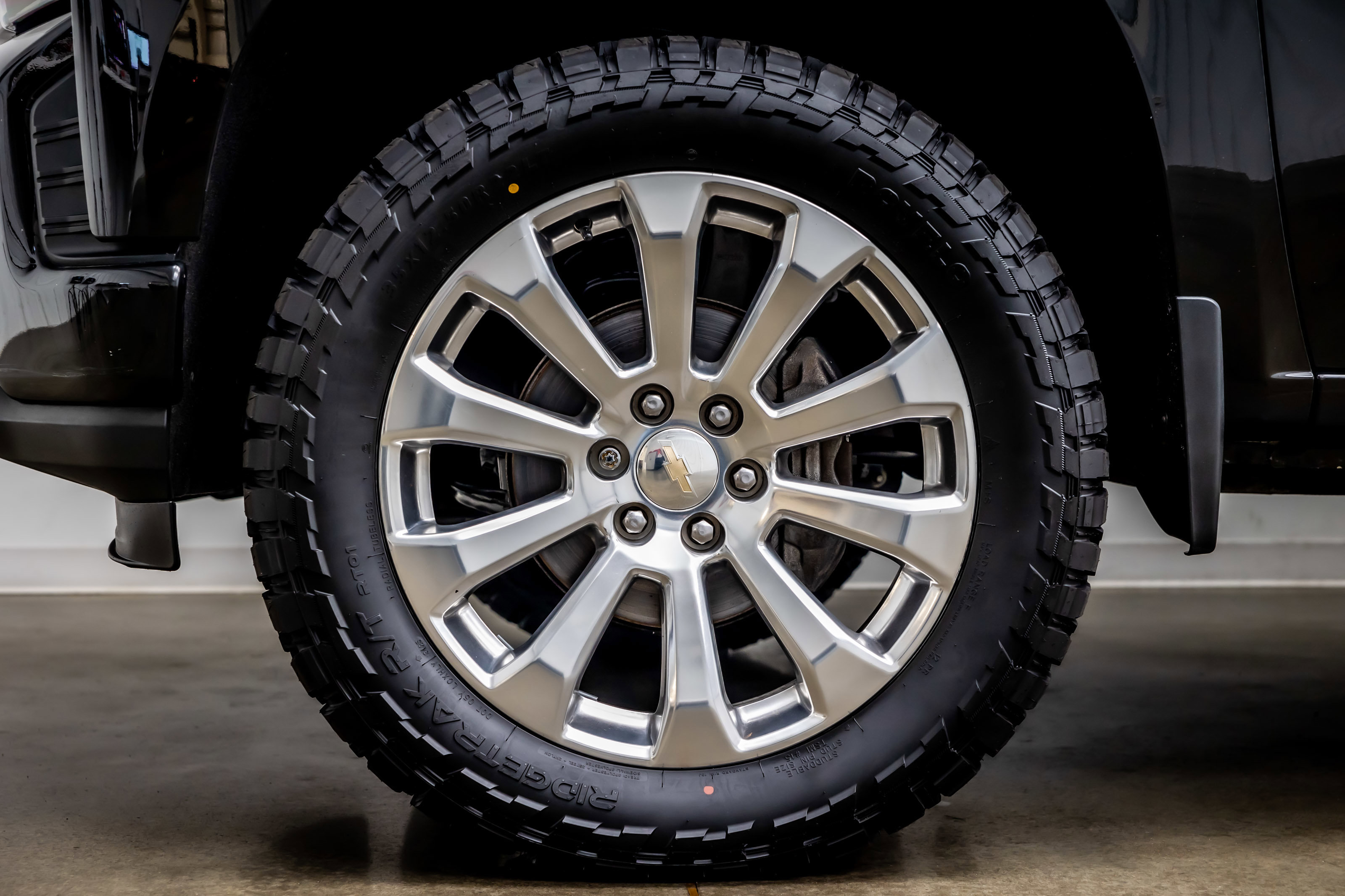 Used 2021 Chevrolet Silverado 1500 High Country w/ Technology Package image 38