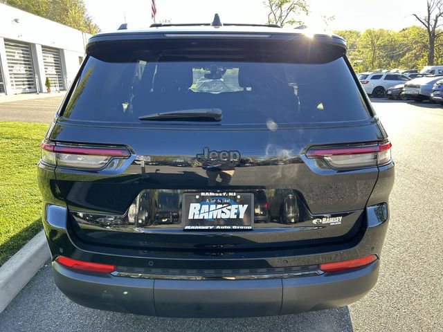Used 2023 Jeep Grand Cherokee L Altitude AWD/4WD image 27